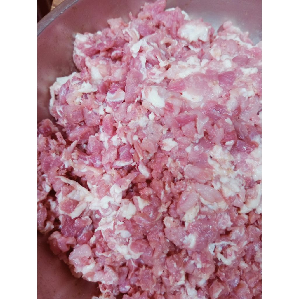 

Daging babi giling segar 1,kg 75rb per kg.