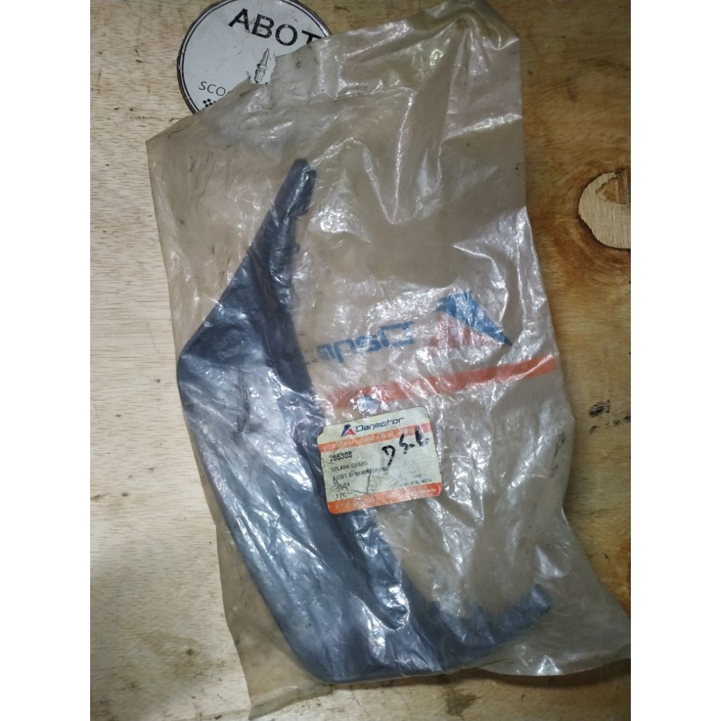 Karet spakbor depan vespa corsa