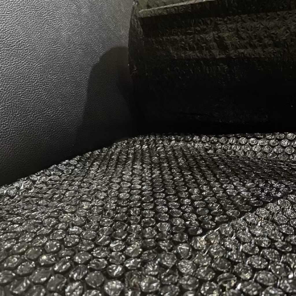 

Extra Bubble Wrap Untuk Packing Lebih Aman