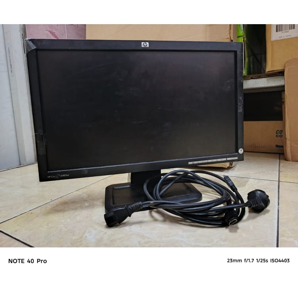LAYAR MONITOR KOMPUTER MONITOR COMPUTER MONITOR LAYAR MERK HP + KABEL MONITOR