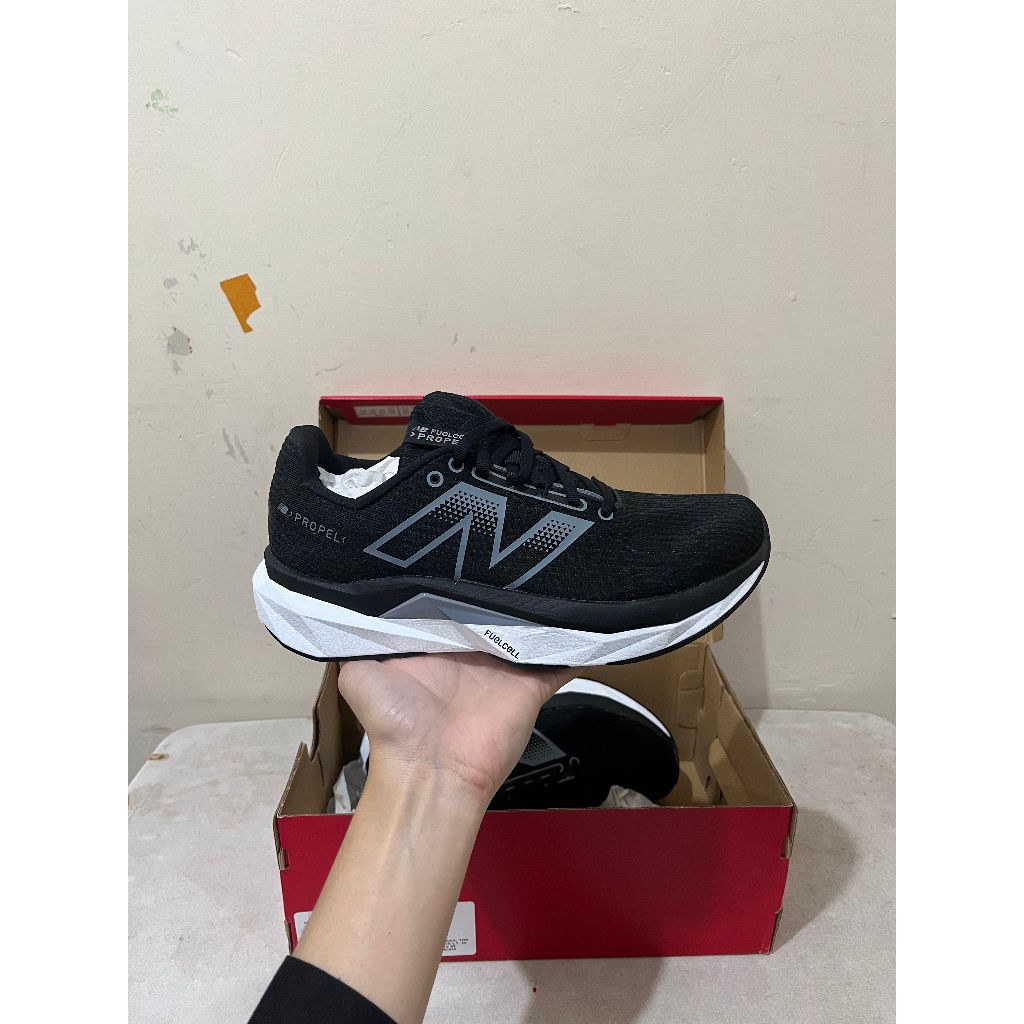 SEPATU NEW BALANCE FUELCELL PROPEL V5 WANITA RUNNING WFCPRLB5