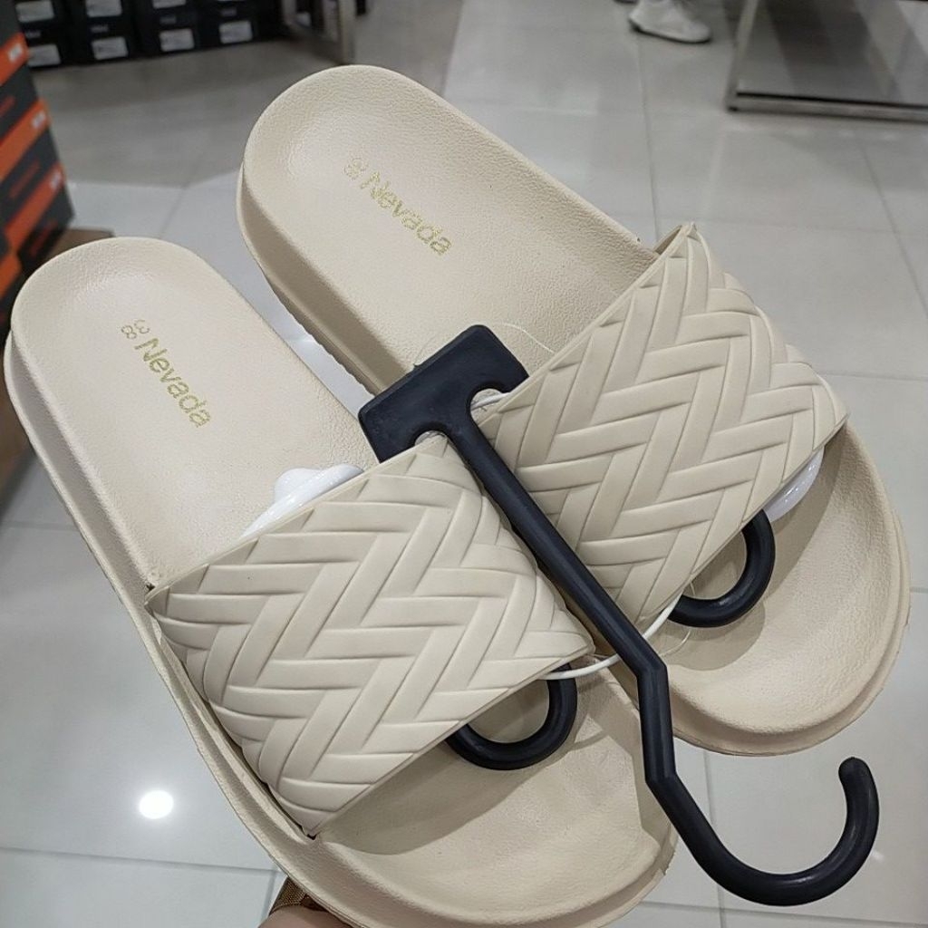 Sandal Selop Wanita Nevada