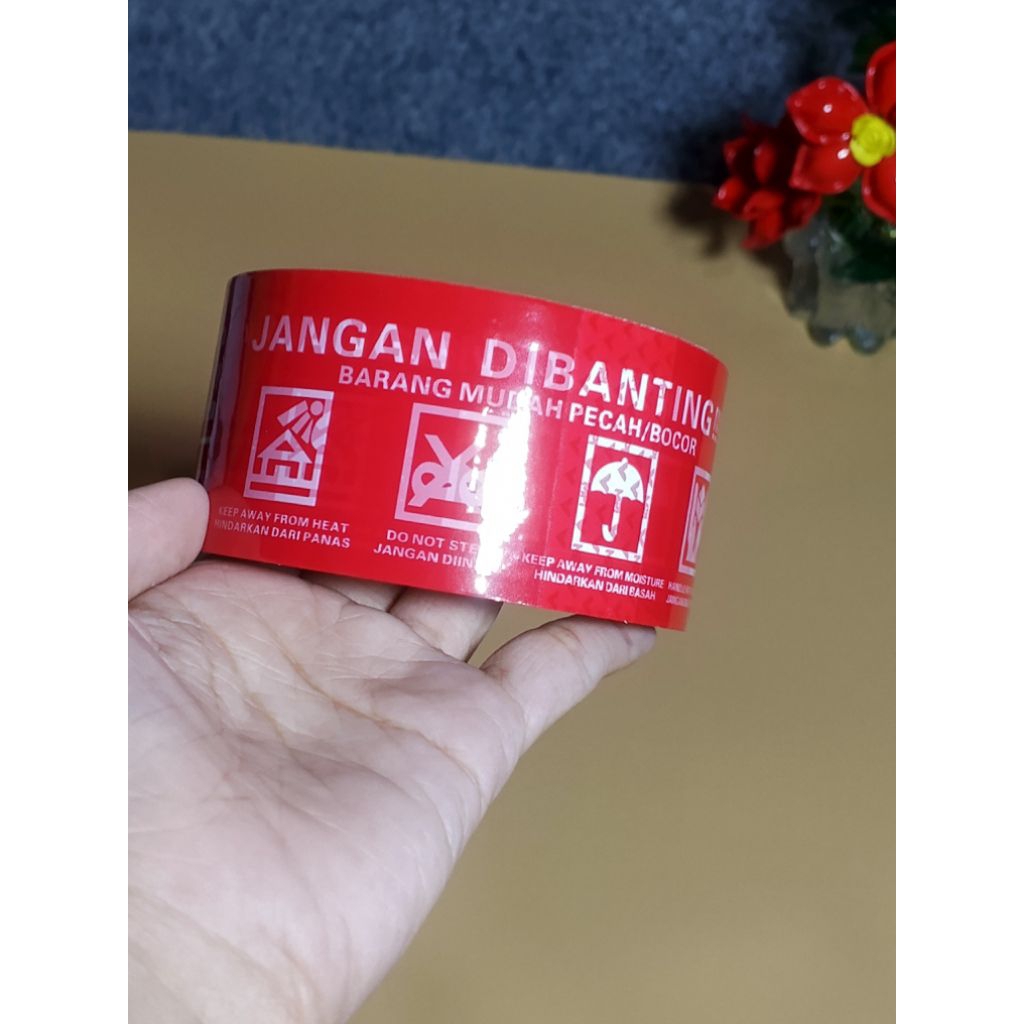 

Lakban Fragile Merah