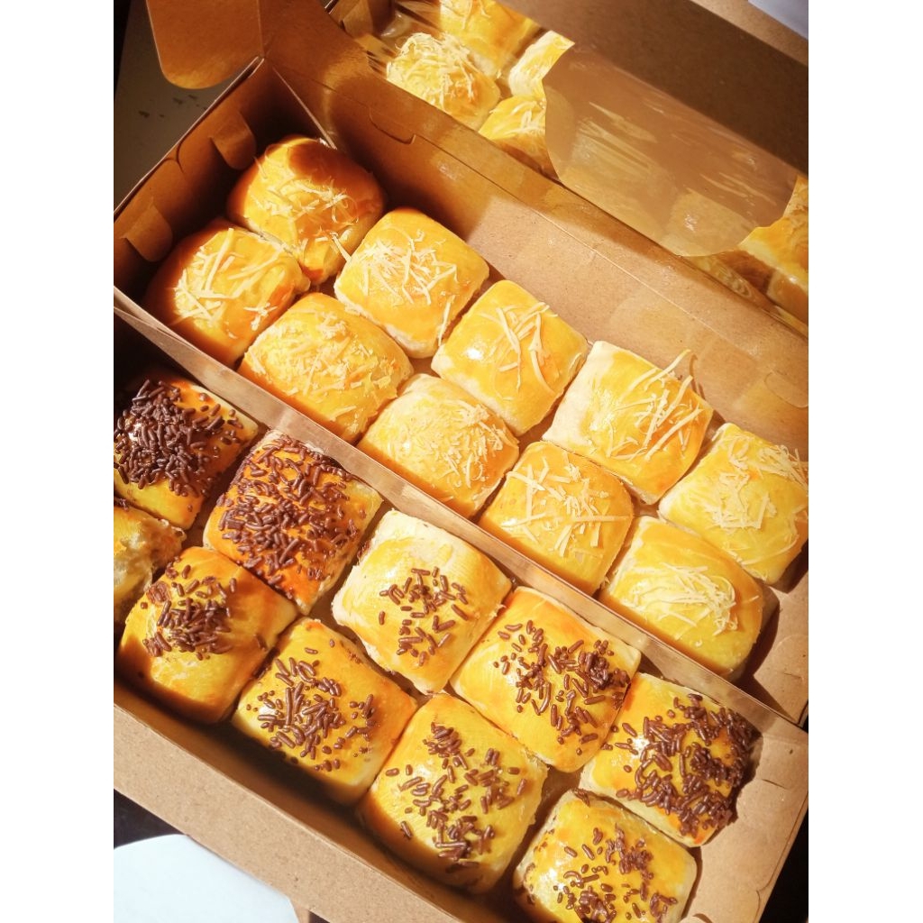 

kue bolen pisang rasa coklat keju isi 6