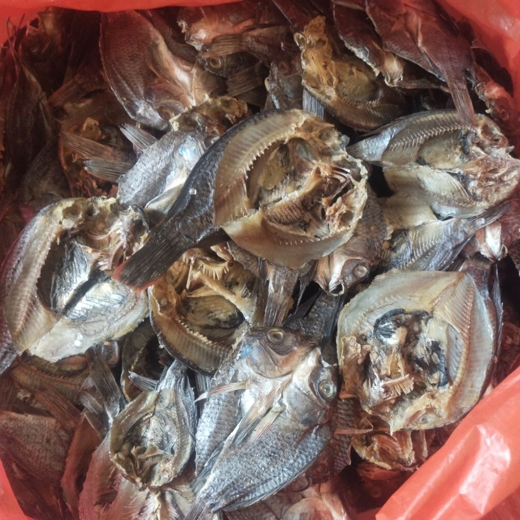 

Ikan Asin Belahan mujair 1 kg