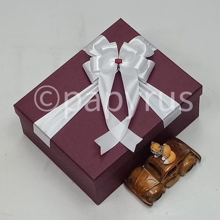 

PAPYRUS 20x25 Tinggi 10cm Kotak Kado Gift Box Hardbox Hampers Hadiah V1