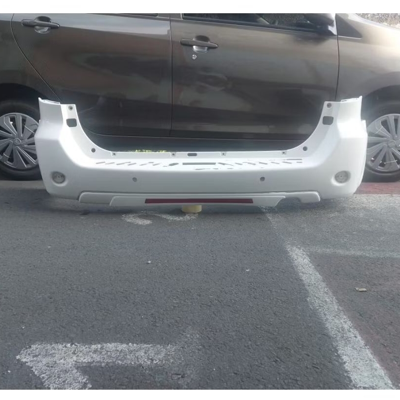 Bumper Belakang Toyota Fortuner 2010 Original