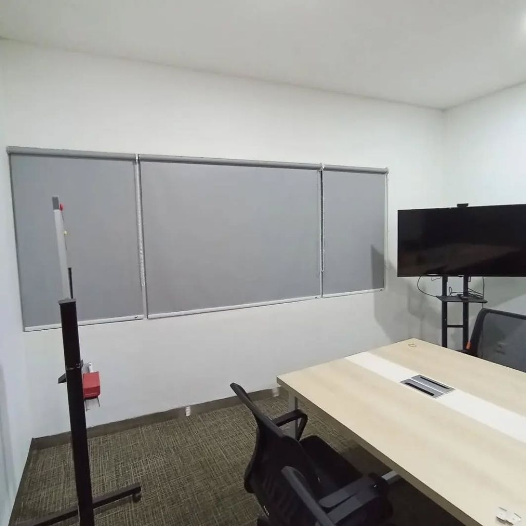 roller blinds blackout/tirai jendela kantor