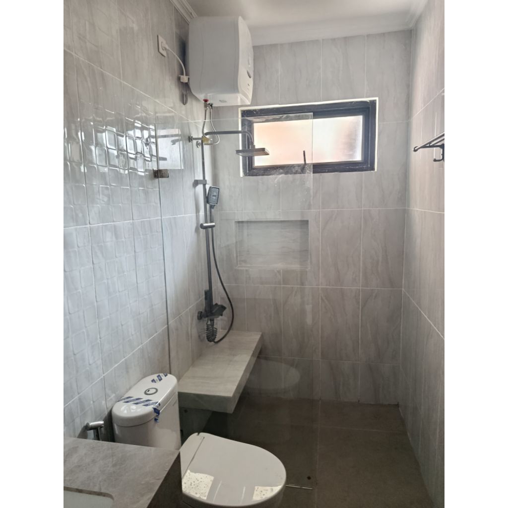 sekat shower kaca 10mm tempred size 200x60