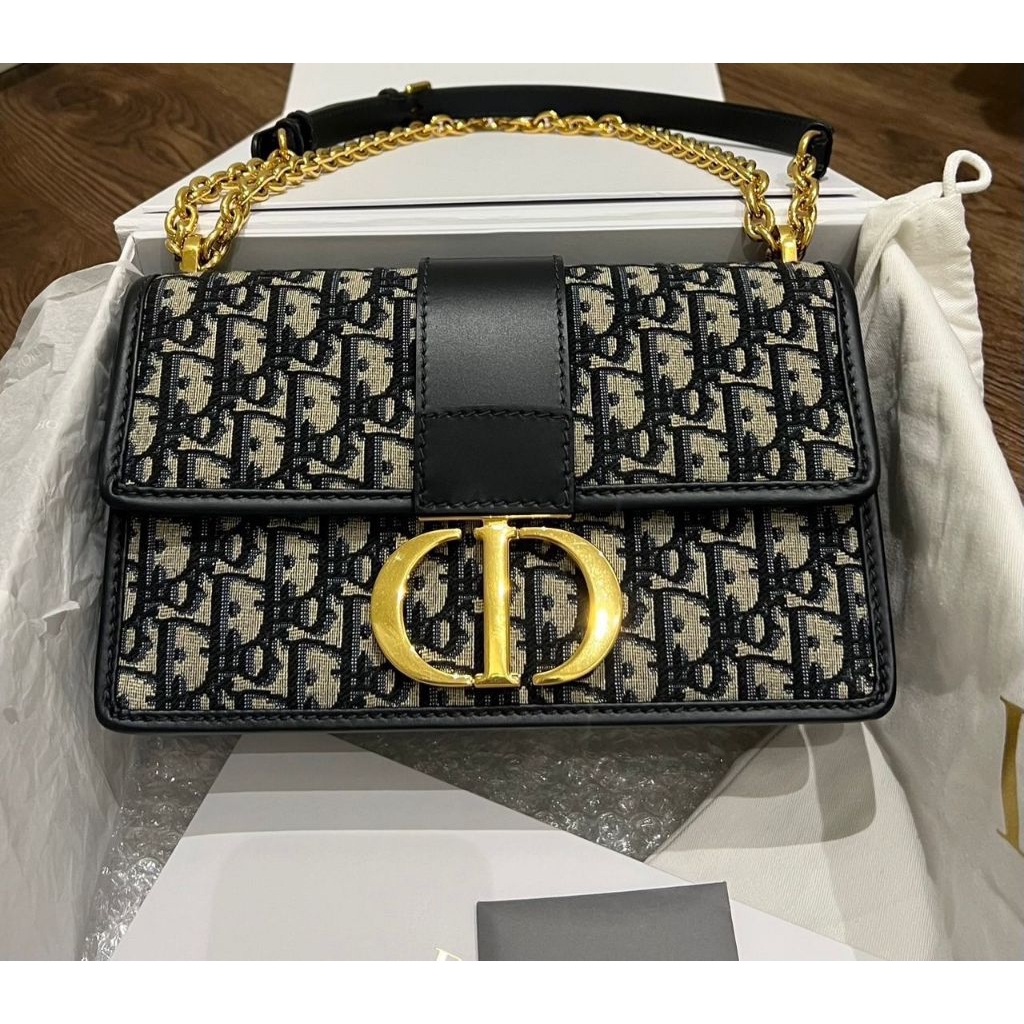 30montaigne oblique authentic