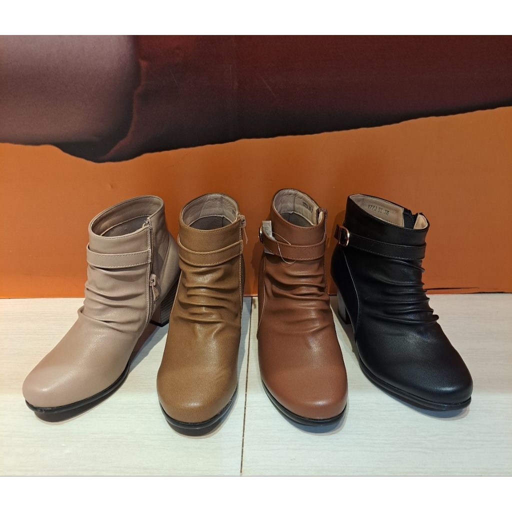 Sepatu boots LAVIOLA