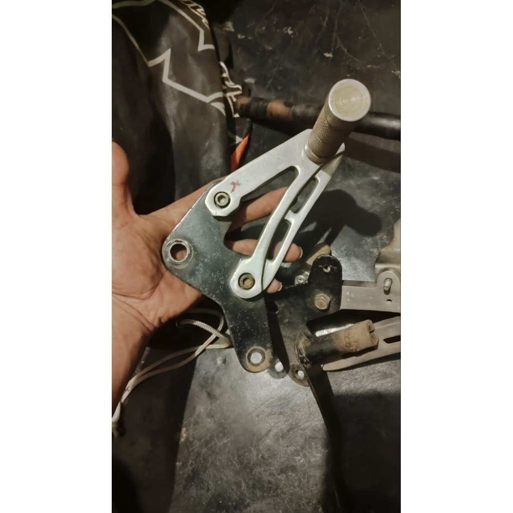 ub+steb belakang sonic