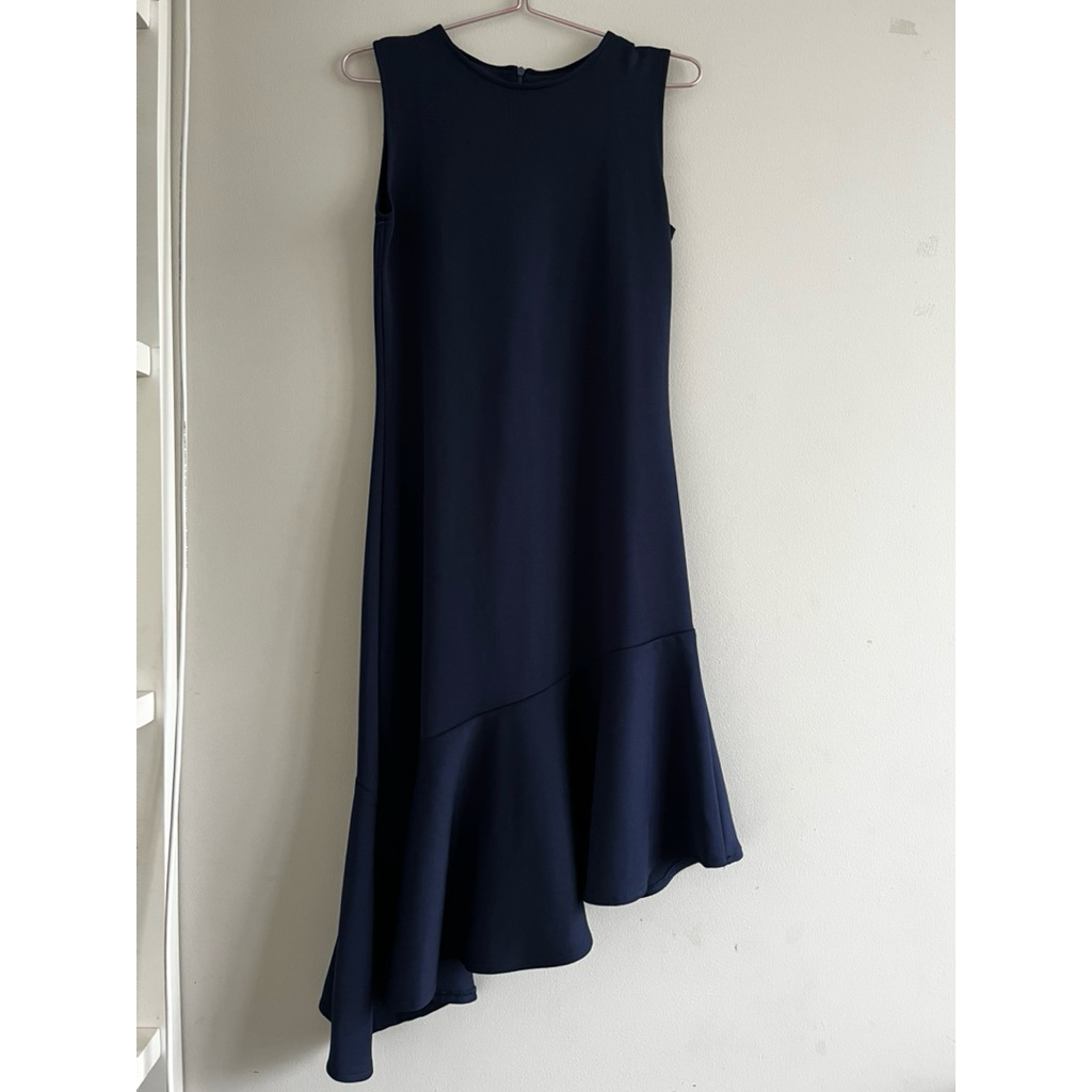 PRELOVED Gaun Pesta Asimetris Navy