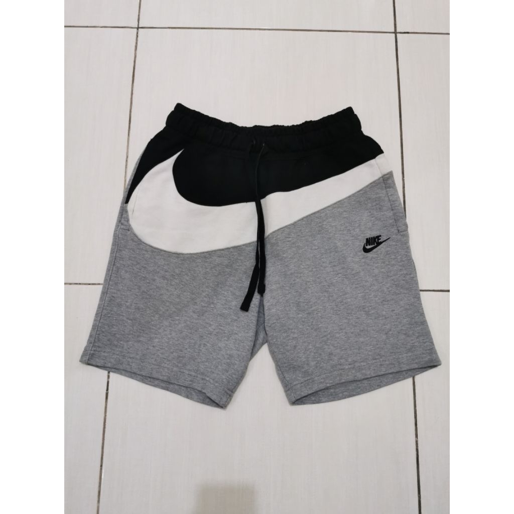 short pants nike big swoosh