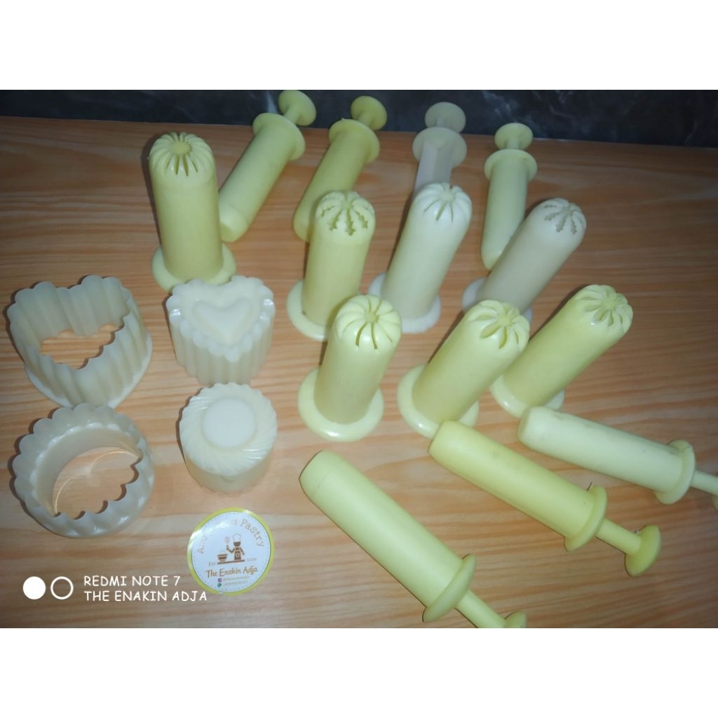 TEAB - Preloved Secound - New. Cetakan Kue Semprit / Spuit Dorong Plastik / Cetakan Mawar Nastar / C