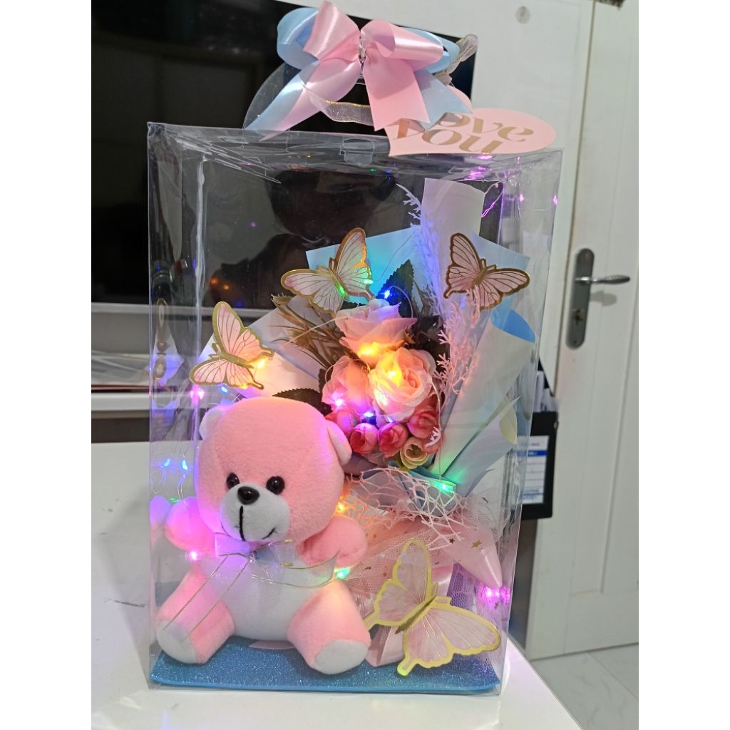 

BUKET VALENTINE / BUKET WISUDA / BUKET GURU / BUKET BUNGA / BUKET LAMPU / BUNGA / KADO / HAMPERS / KADO VALENTINE / GIFT CEWE