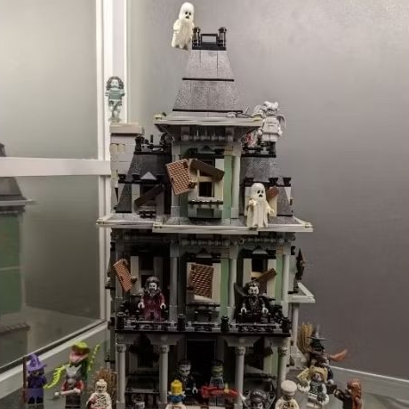 Lego 10228 Haunted House plus Minifigures Series Monster