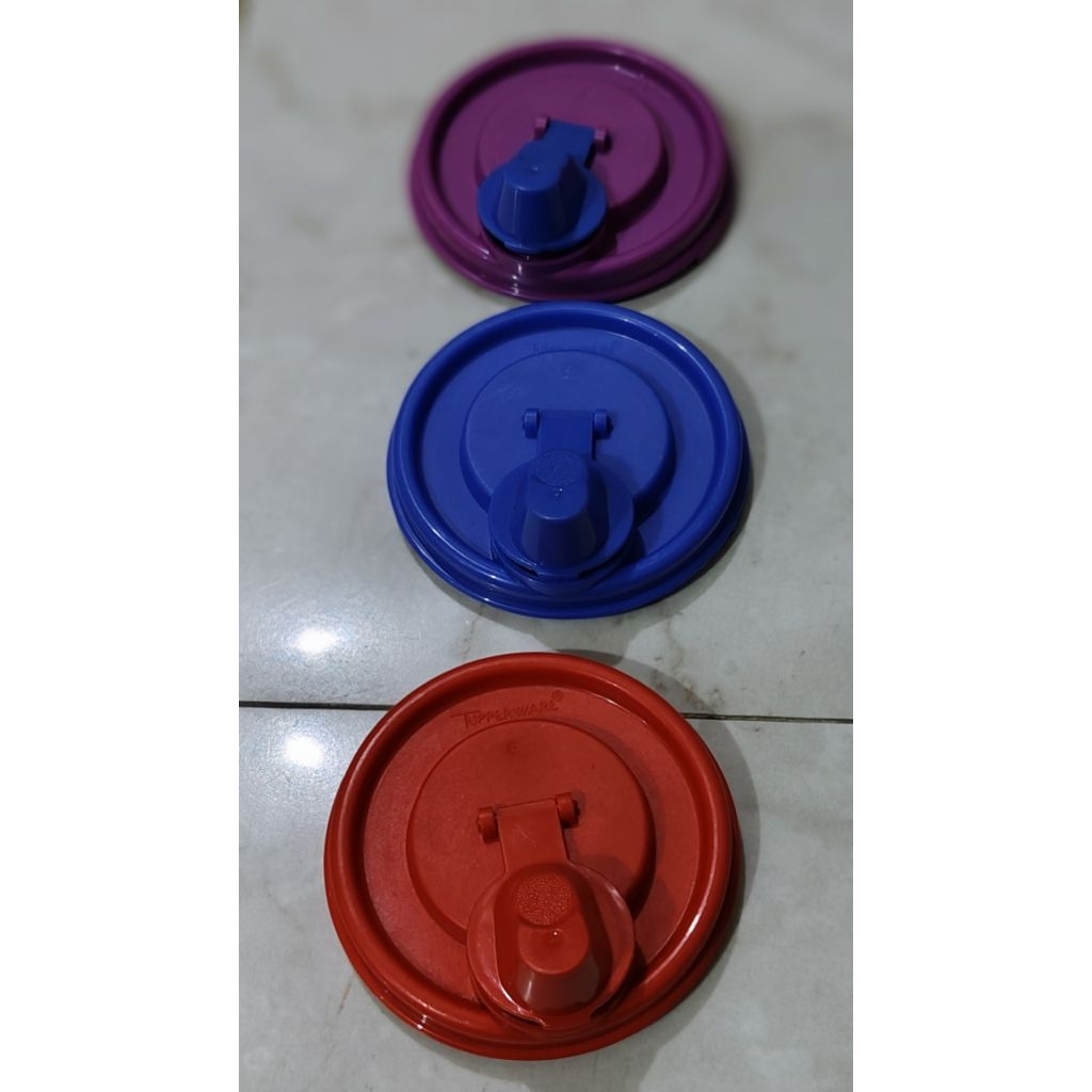 Terangbenderang_ Tupperware Tutup/ Seal Cooking Oil Lama Dengan Cup (1)