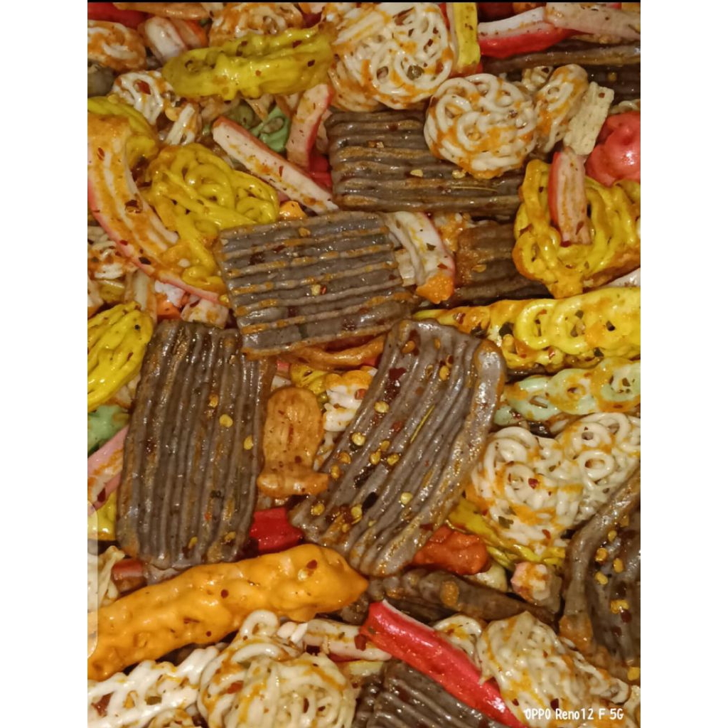 

250 gr seblak kering campur aneka kerupuk rasa asin gurih pedas camilan enak kriuk renyah seuhah makanan kiloan murah oleh-oleh bandung