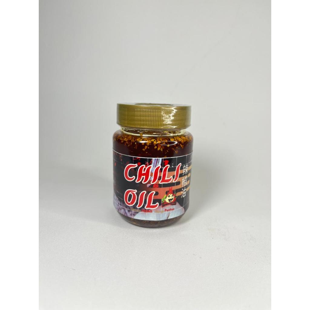 

Chili Oil Premium Halal 200g – Sambal Minyak Nabati Pilihan Pedas Gurih untuk Mie, Nasi, Dimsum
