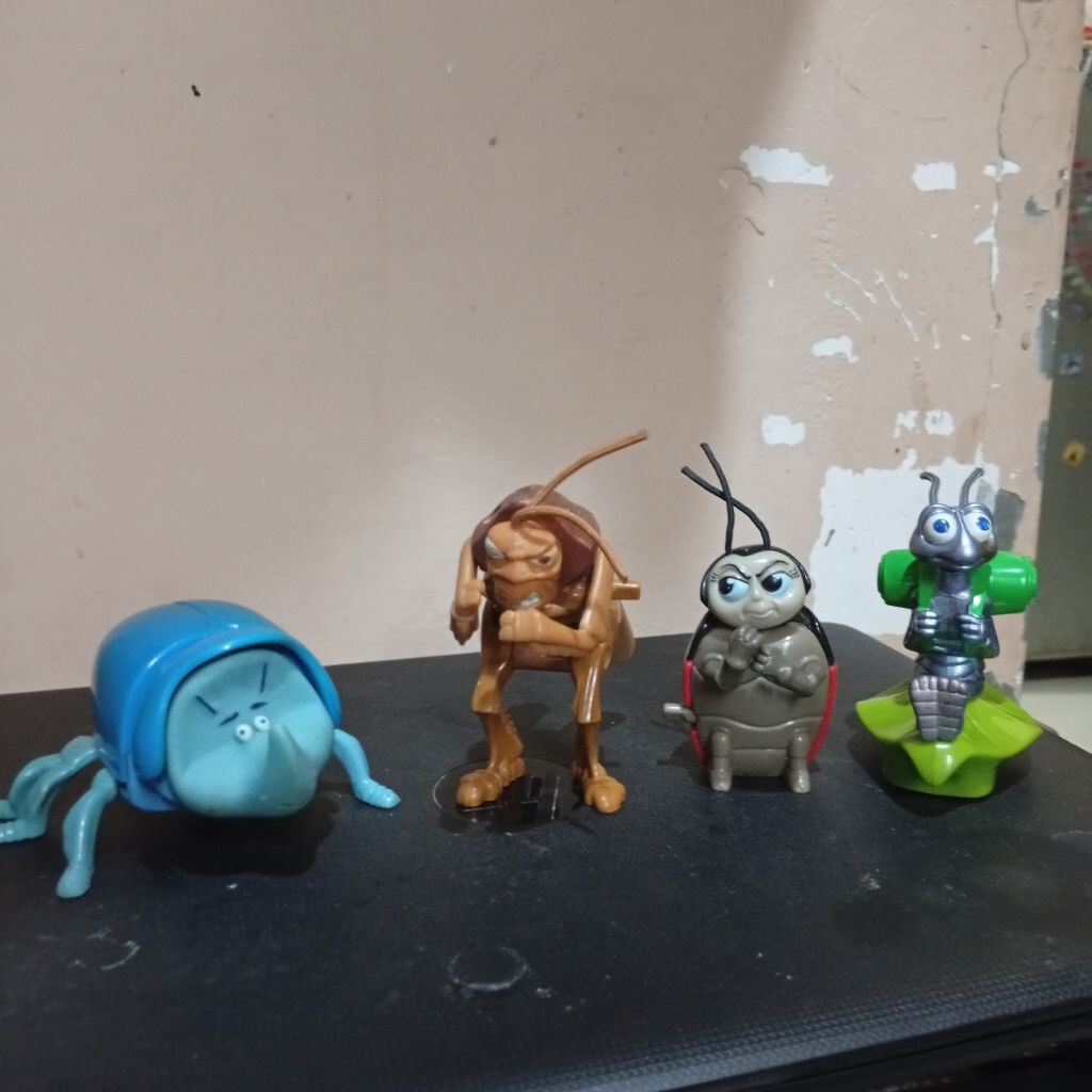 Happy meal toys bugs life set