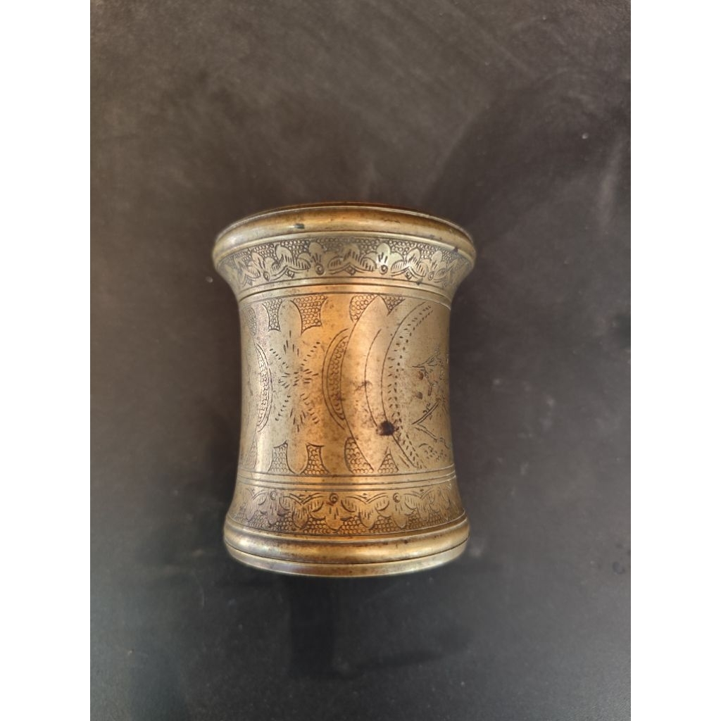 Wadah antik kuno/barang antik  (Tempat penyimpanan barang berharga)