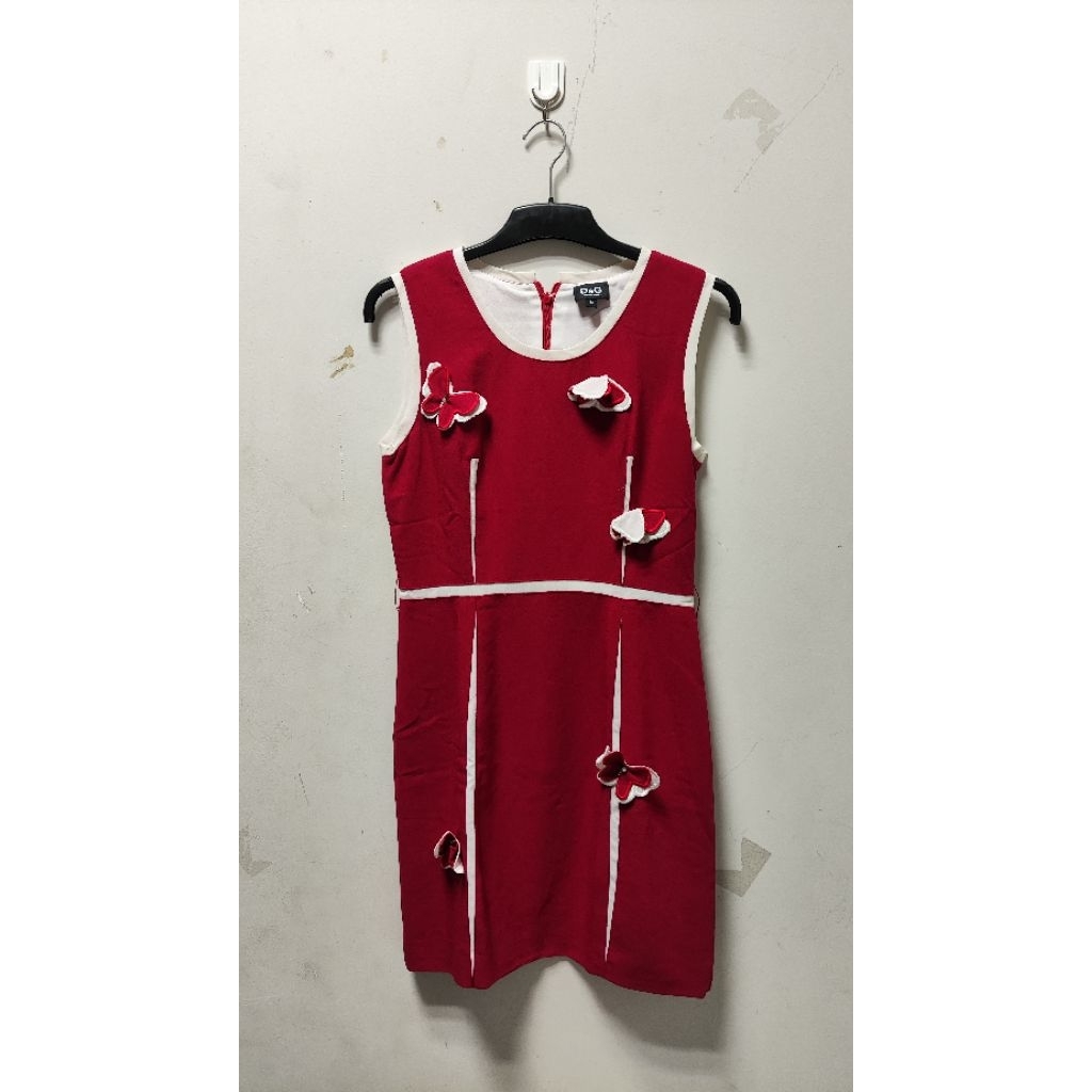 Dress Merah Tanpa Lengan Aksen Pita 3D D&G