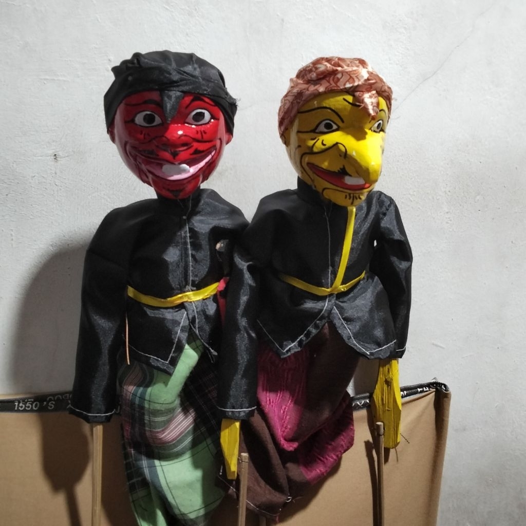 wayang golek paketan Cepot+dewala bisa mangut2