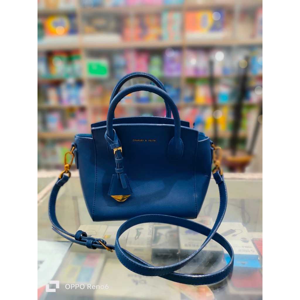 PRELOVED - Tote Bag - Sling Bag - Pouch - Tas Selempang Wanita- Hand Bag - Bekas