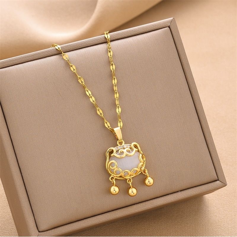 Kalung Wanita Kalung Liontin  Putih Awan Keberuntungan Dan Ruyi Kunci Panjang Umur Baja Titanium