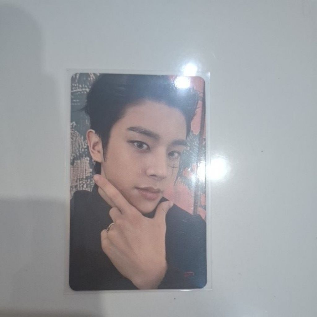 (Ready stock) photocard enhypen jake HMV
