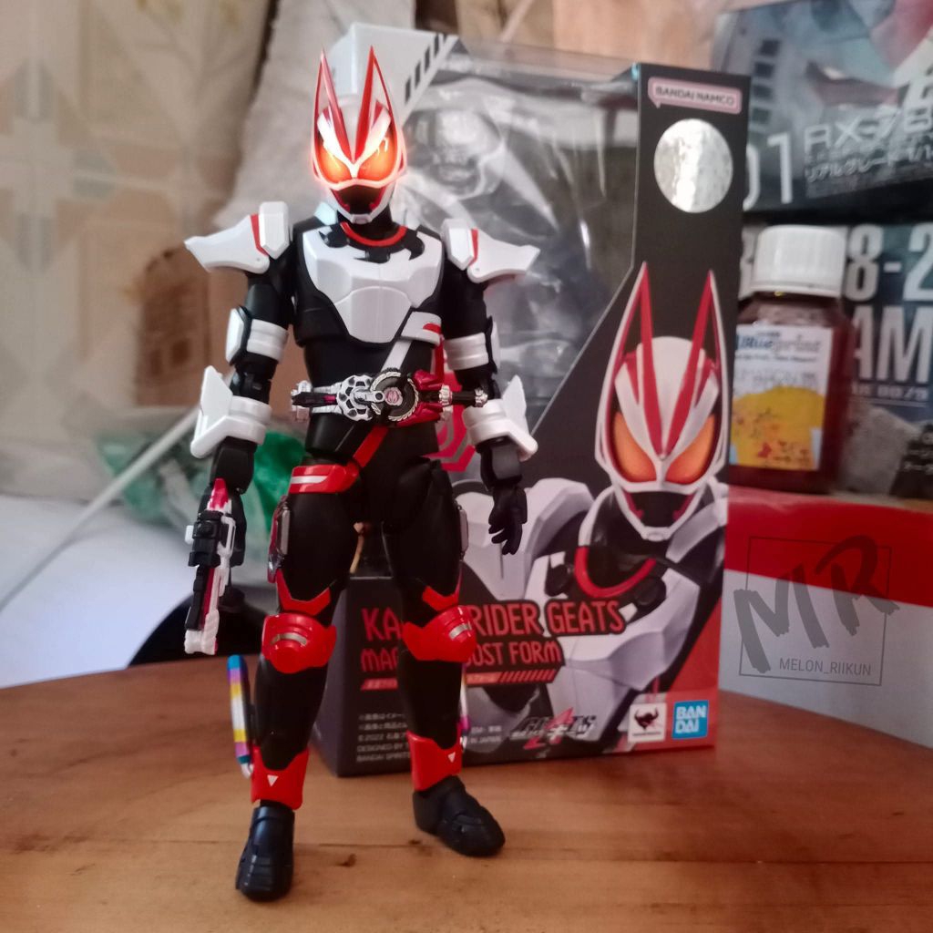 SHF Kamen Rider Geats Magnum Boost BIB