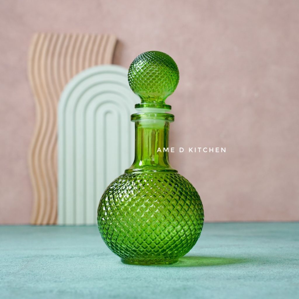 SALE Hiasan / Pajangan botol kaca kristal hijau
