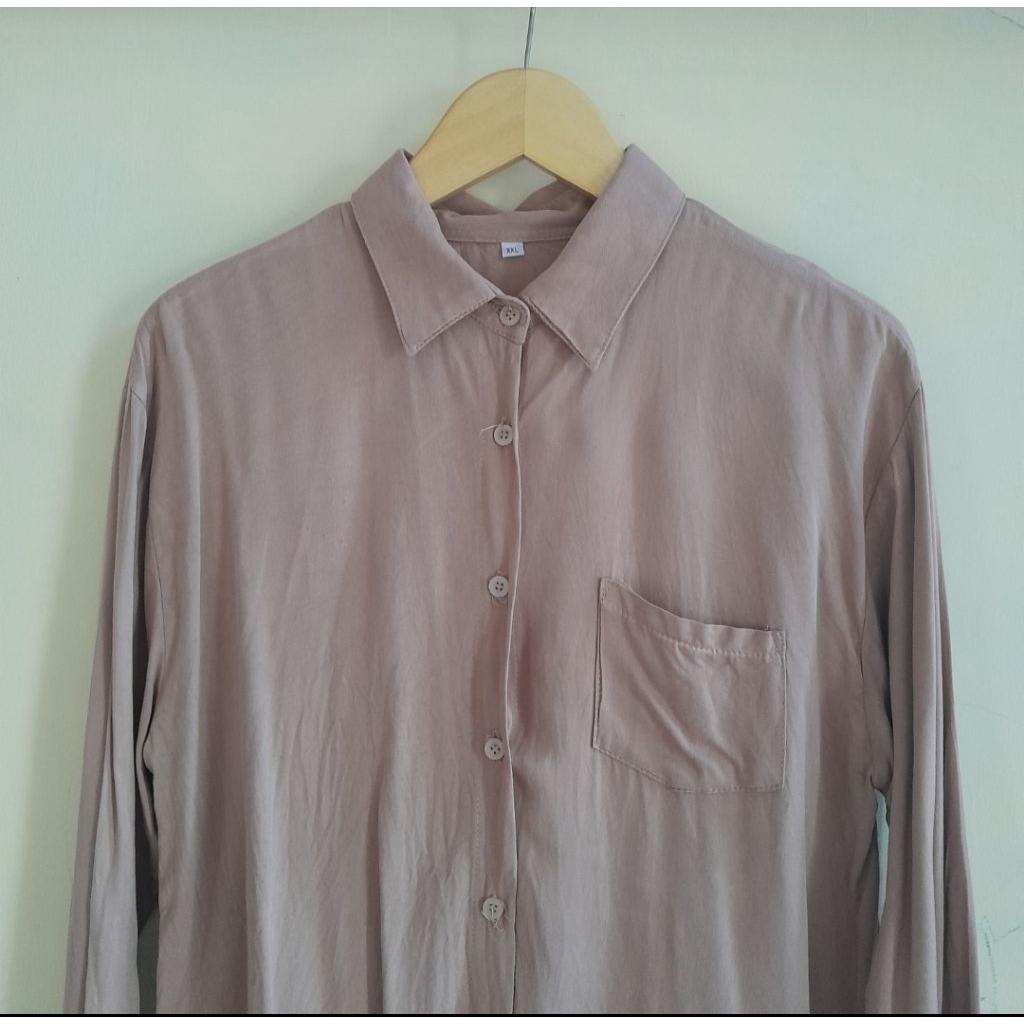 [ preloved ] Kemeja Basic wanita / kemeja polos wanita / kemeja rayon twill / kemeja polos rayon twi