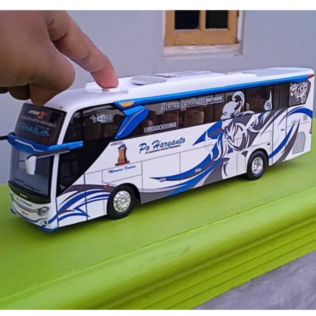 diecast mainan bus Basuri PO Haryanto ekonomi class