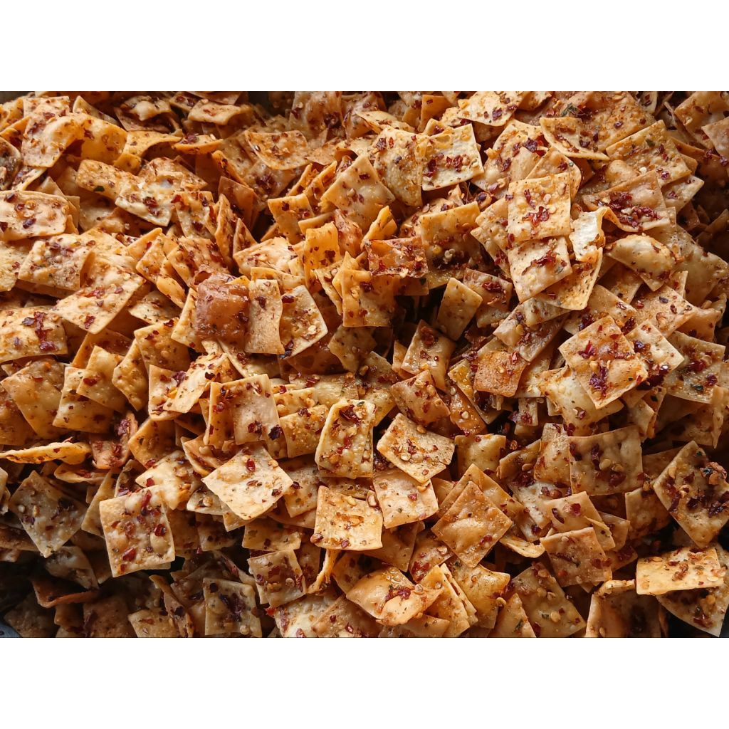 

KERIPIK PANGSIT PEDAS DAUN JERUK