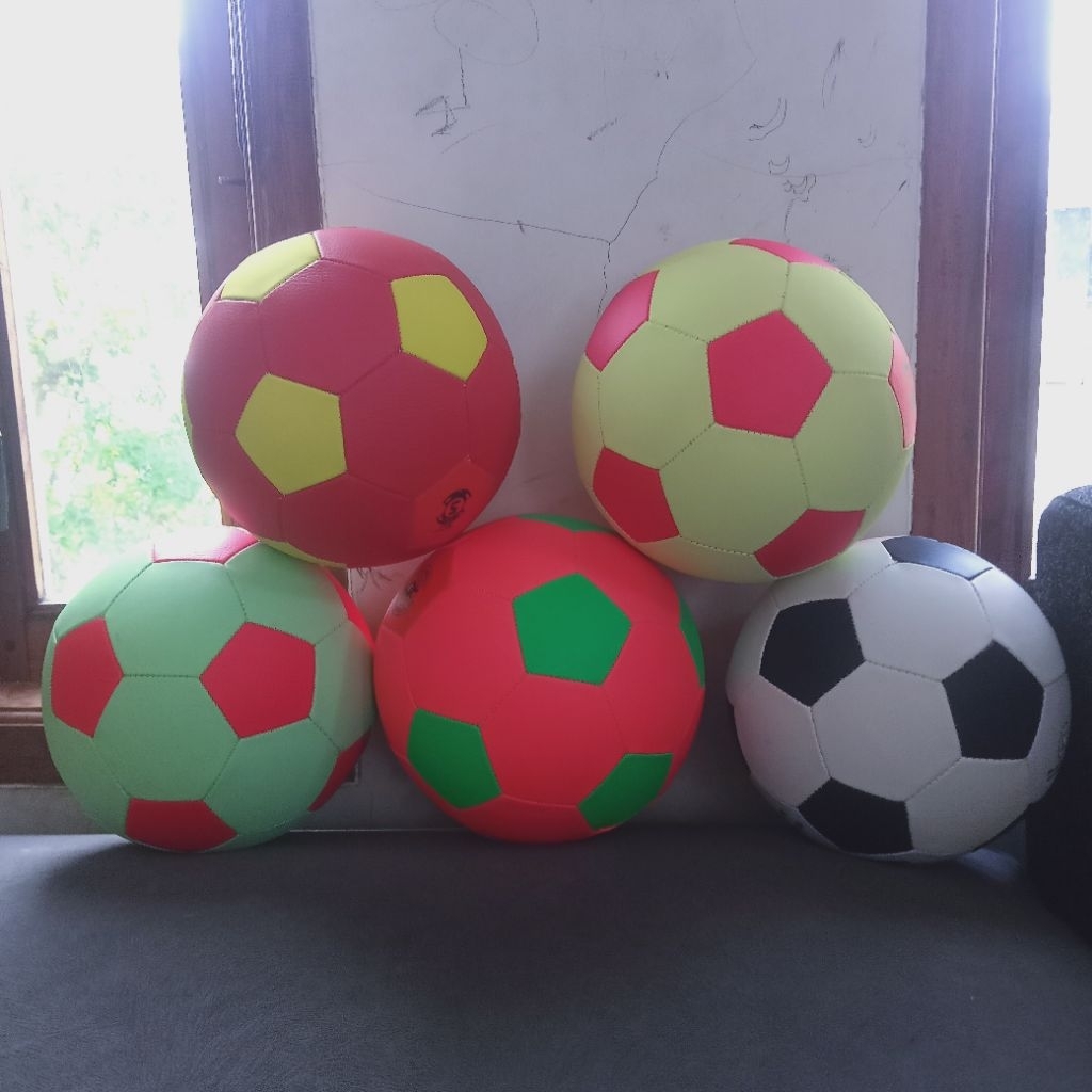 Bola sepak anak paud-sd / Bola sepak anak size 5/ Bola Bliter/ Bola polos Murah/Bola kaki