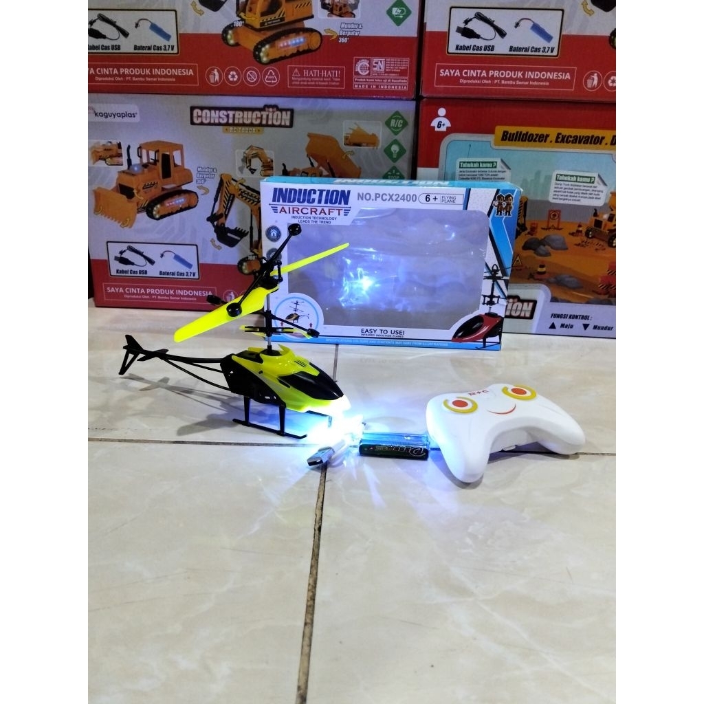 Mainan Helikopter Remote bisa terbang ada lampu kecil