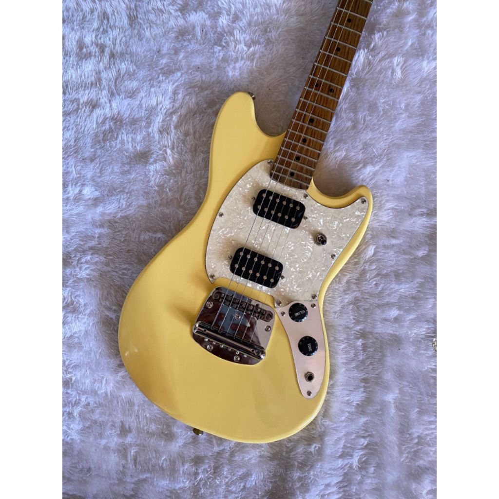 Gitar Elektrik Fender Mustang Yellow