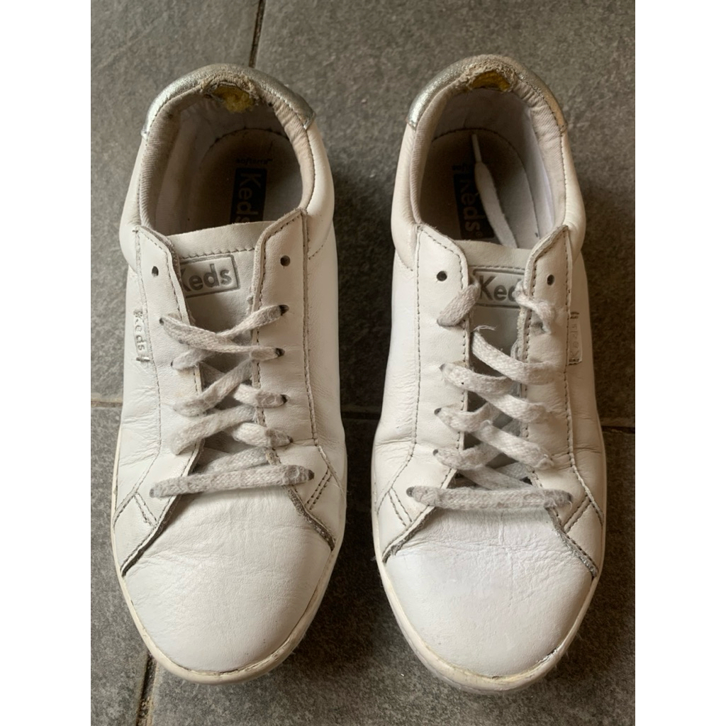 sepatu keds wanita
