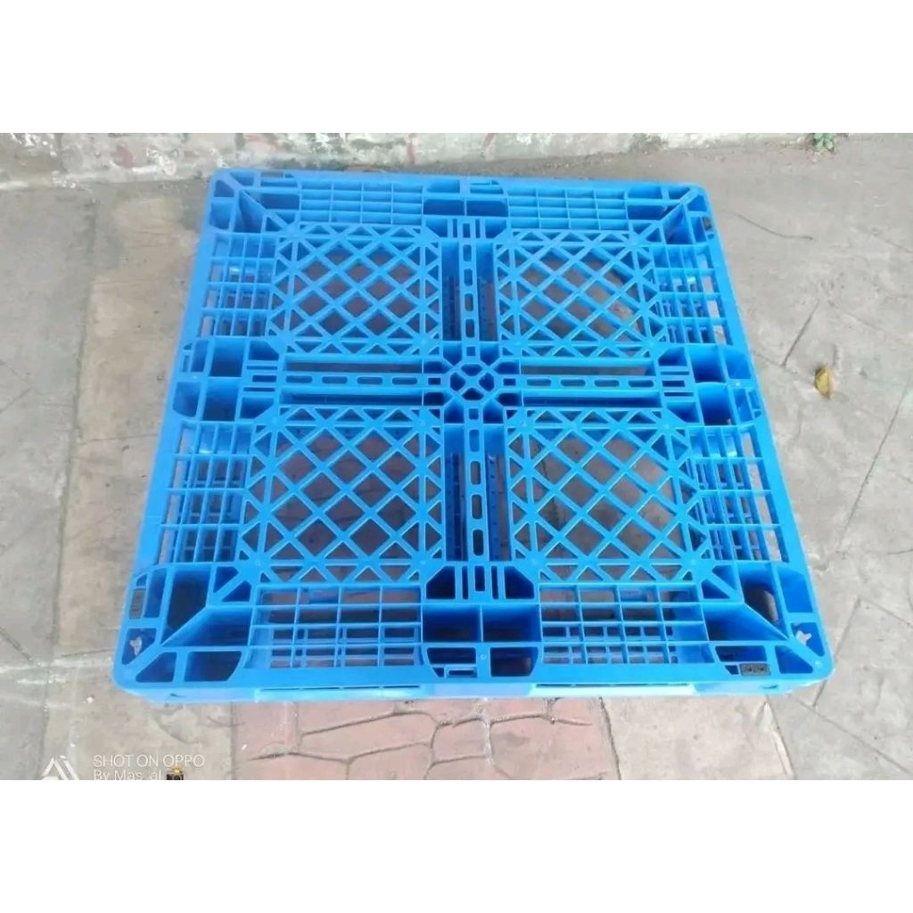 

palet plastik bekas berkualitas Uk 110x110x12cm