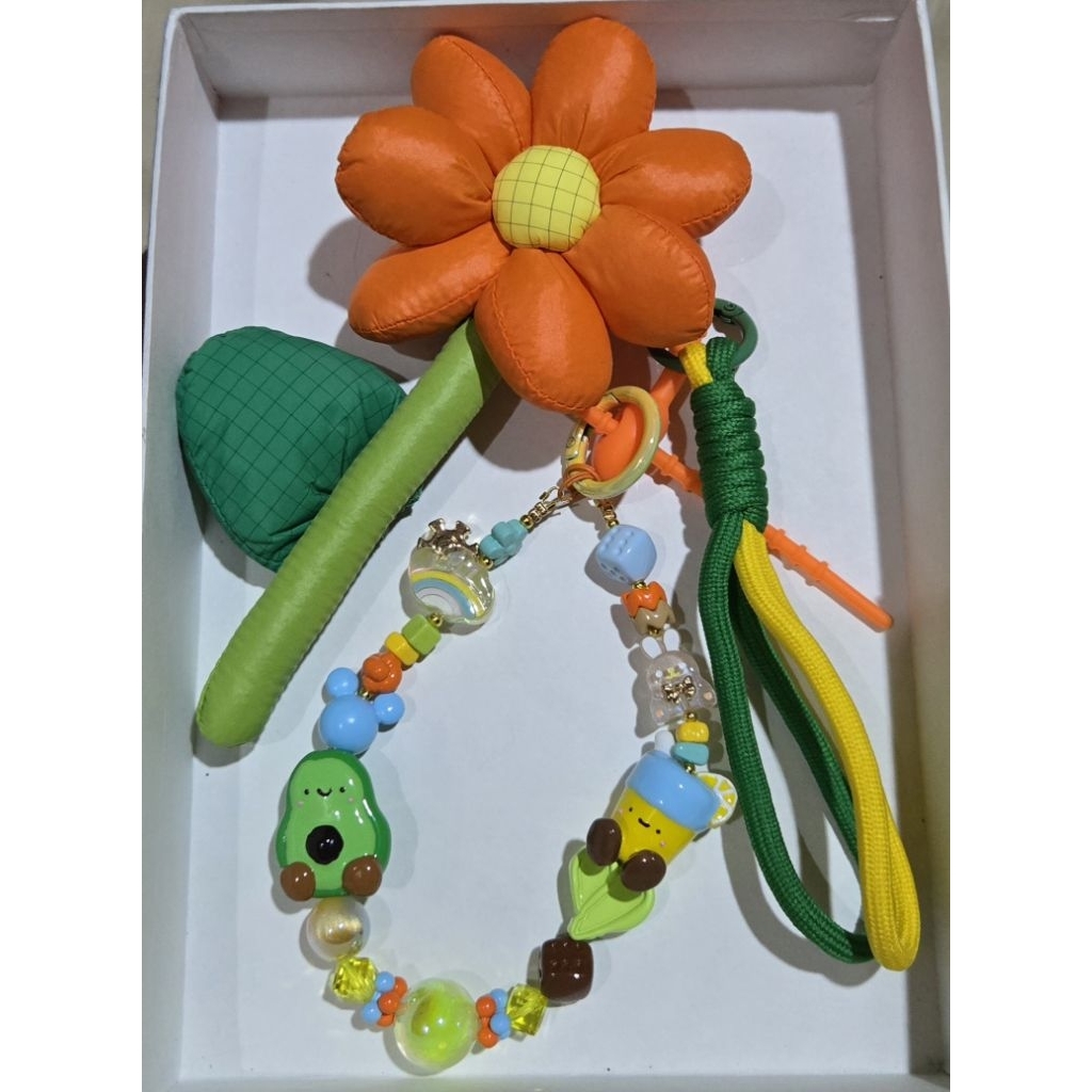 JELLYCAT blooming bag charm