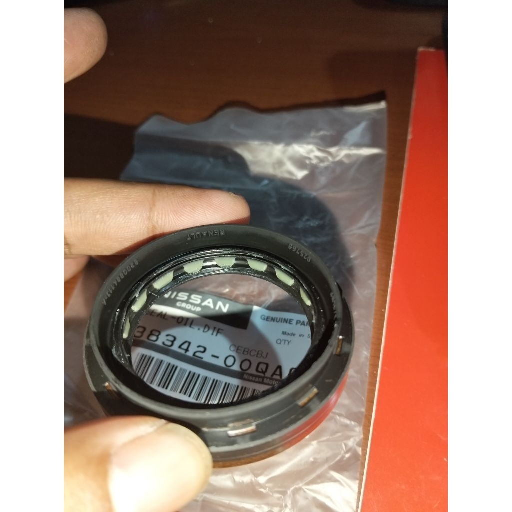 seal Drive Shaft Grand Livina manual 1500 original