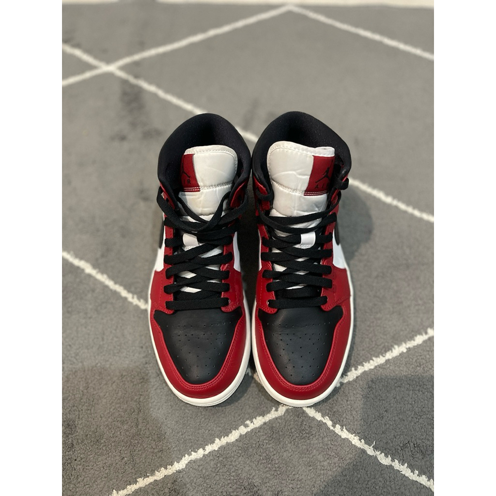 (Preloved) Nike air jordan 1 mid chicago black toe