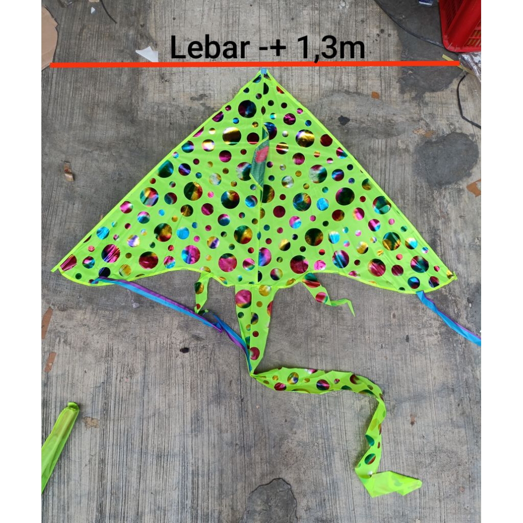 layang layangan kain sendaren parasut