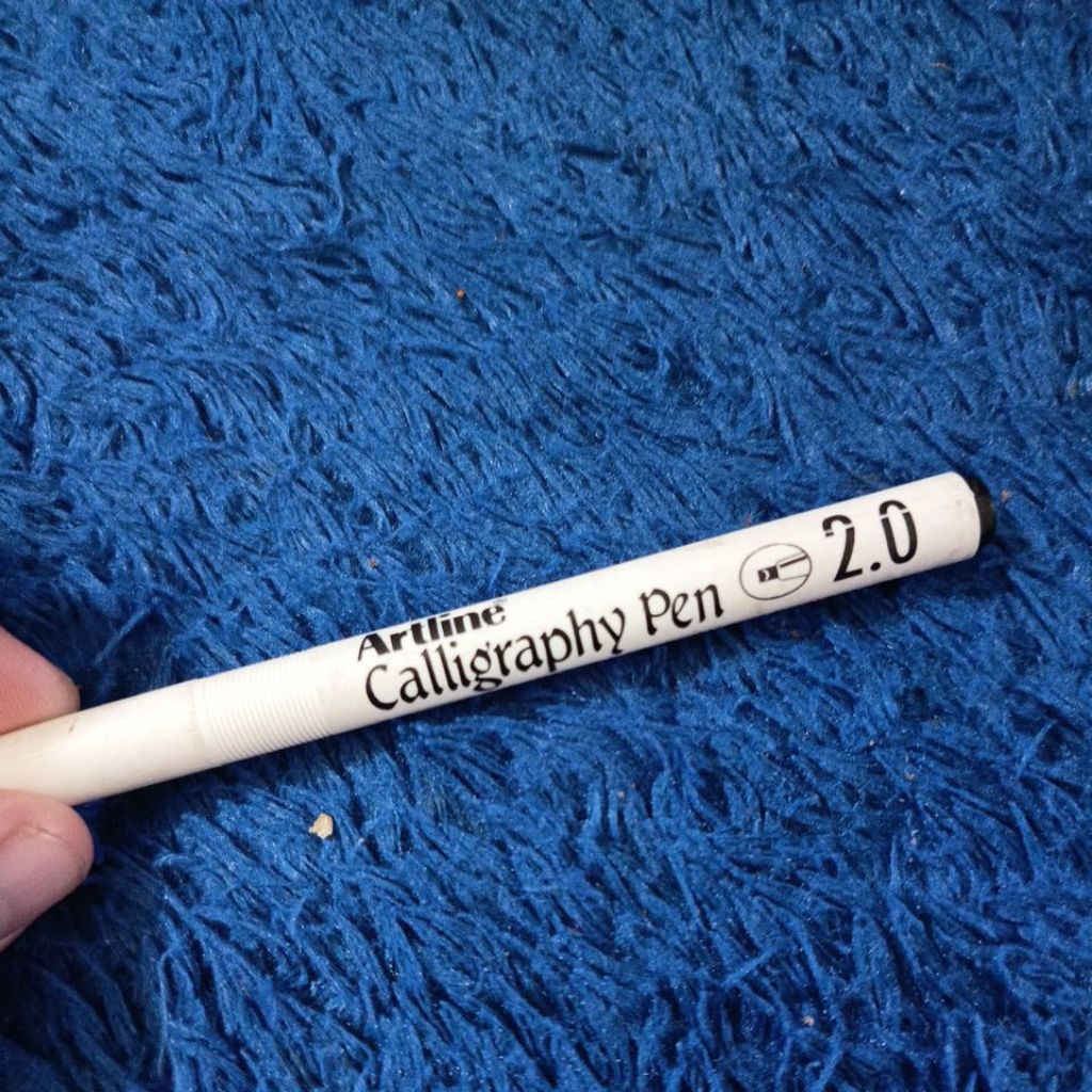 

preloved artline calligraphy pen 2.0 for lettering