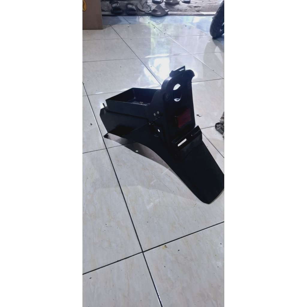 sepakbor belakang ninja rr old. slebor belakang rr old