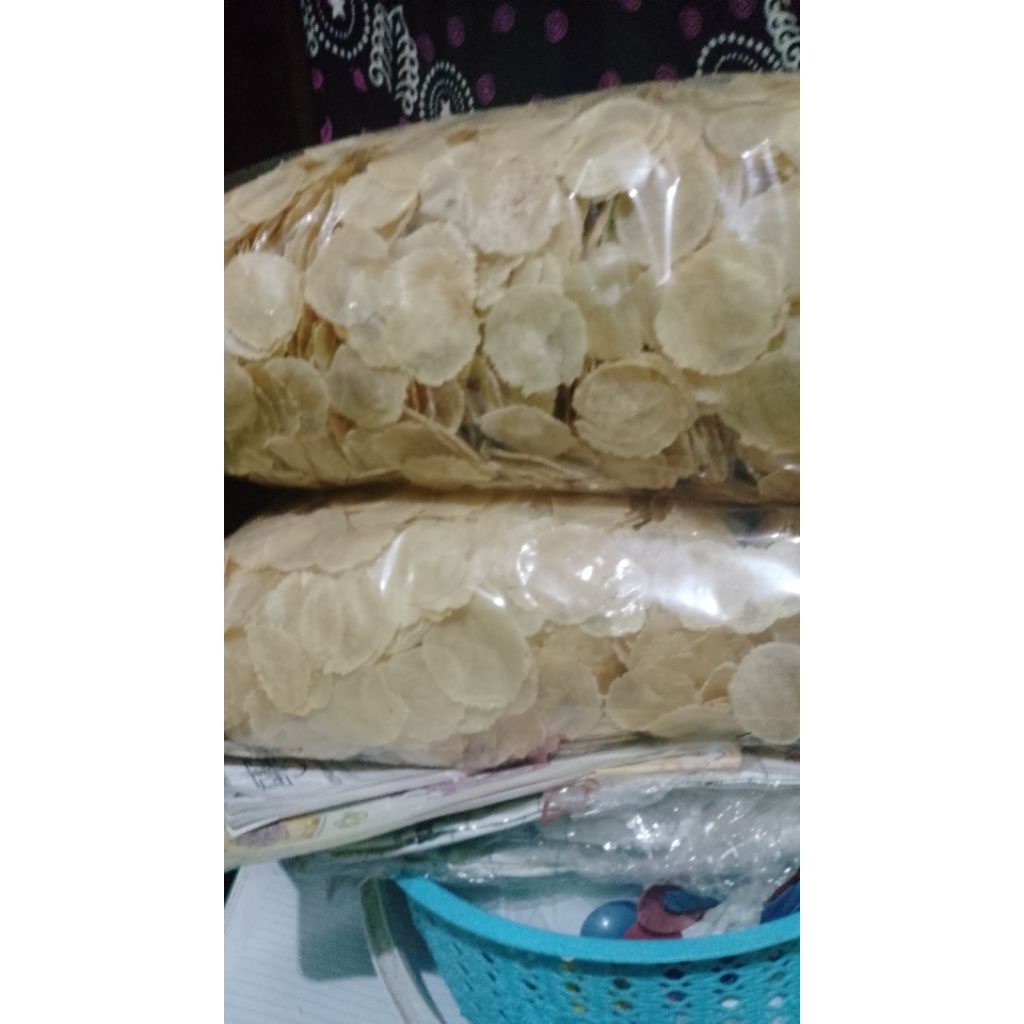 

emping mentah asli lebar lima 250gr