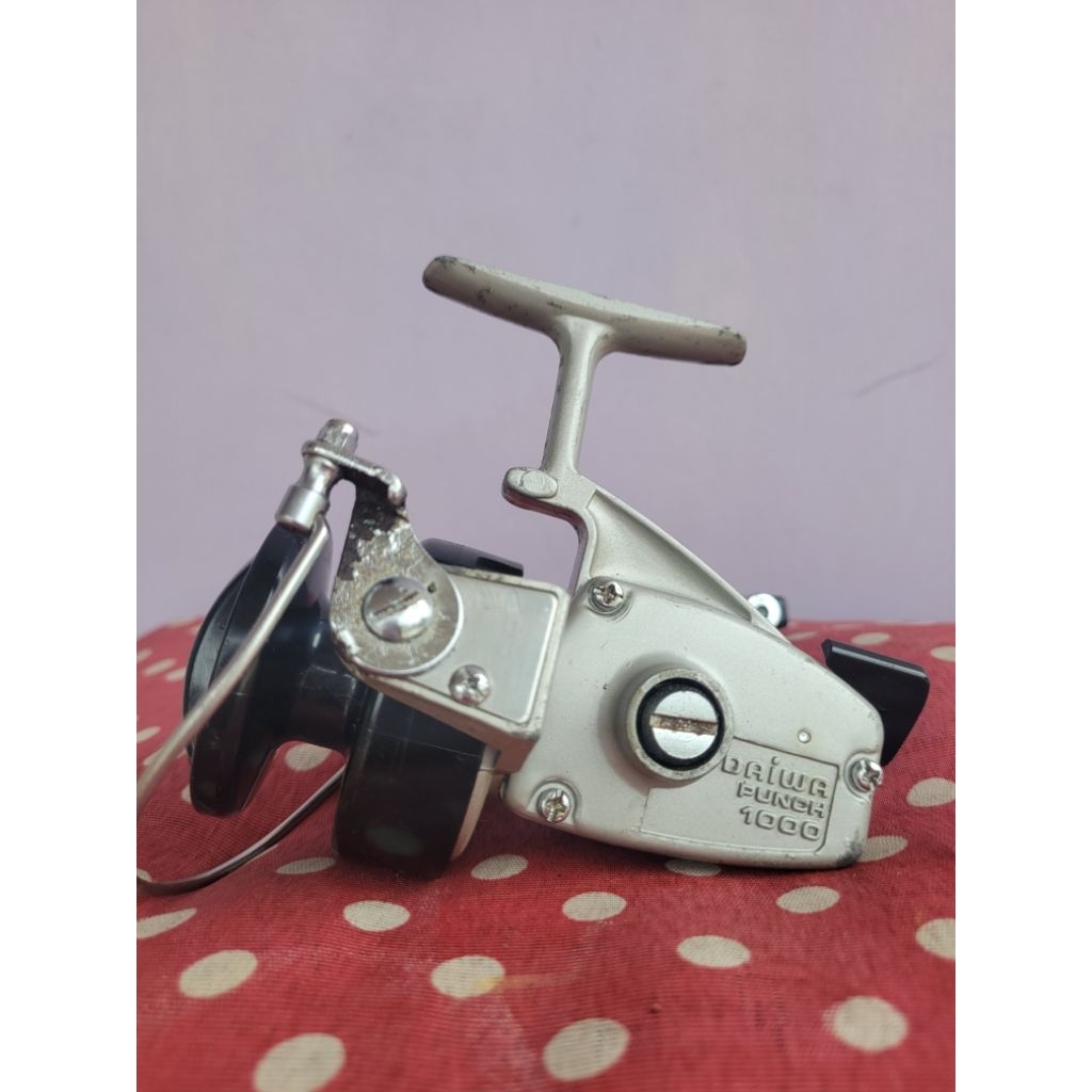 reel spinning daiwa punch 1000 (d-65)