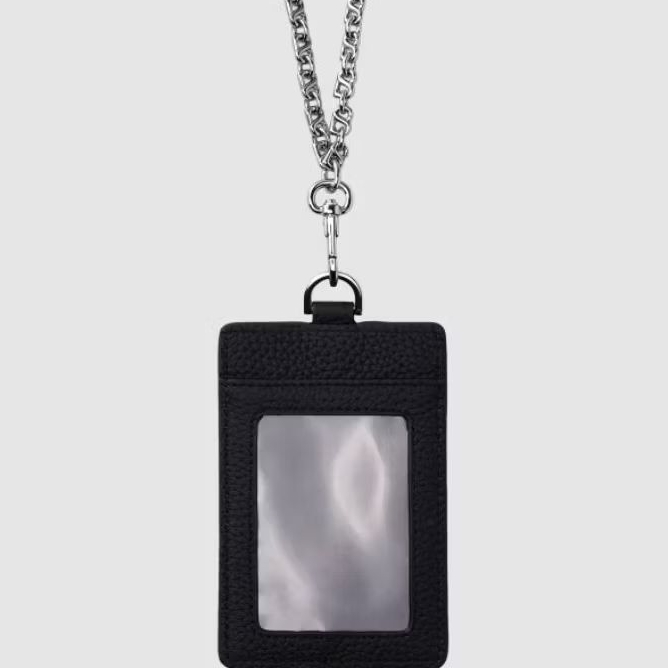 

Signature Lanyard Black Buttonscarves - Gantungan kartu nama/ID Card Holder Buttonscarves Bahan Kulit Asli